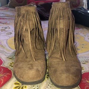 Suede tan fringe booties